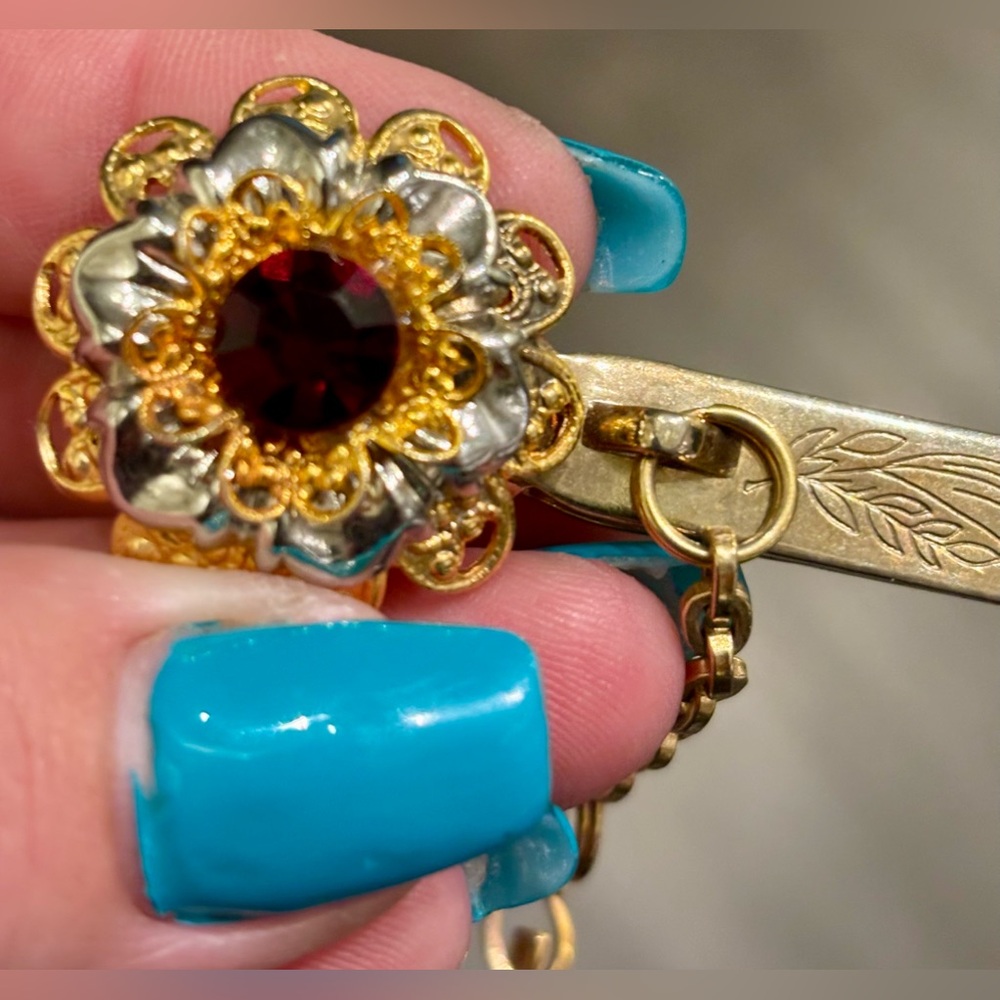 Lapel clip